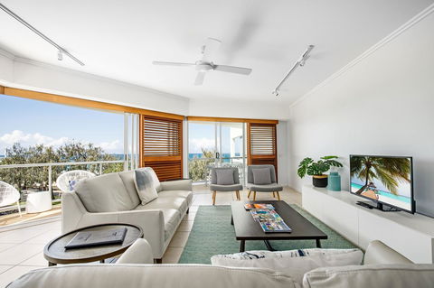 Rolling Surf Resort - Tourism Caloundra 16