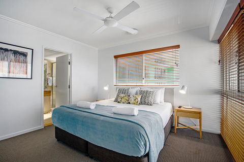 Rolling Surf Resort - Tourism Caloundra 17