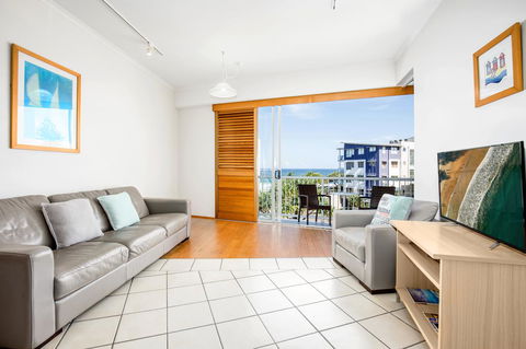 Rolling Surf Resort - Tourism Caloundra 26