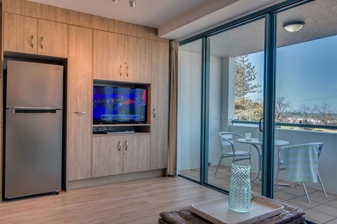 Grand Palais Boolarong Beachside Apartments - Tourism Caloundra 7