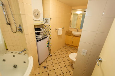 Grand Palais Boolarong Beachside Apartments - Tourism Caloundra 12