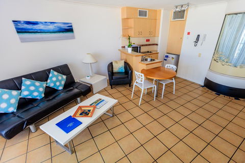 Grand Palais Boolarong Beachside Apartments - Tourism Caloundra 14