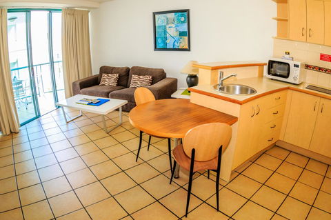 Grand Palais Boolarong Beachside Apartments - Tourism Caloundra 17