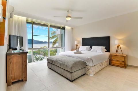 Frangipani 104 - Hamilton Island - Tourism Caloundra 3