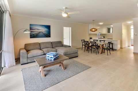 Frangipani 104 - Hamilton Island - Tourism Caloundra 4