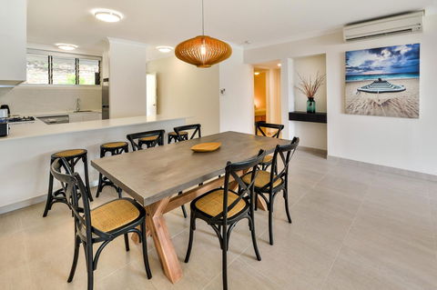 Frangipani 104 - Hamilton Island - Tourism Caloundra 6