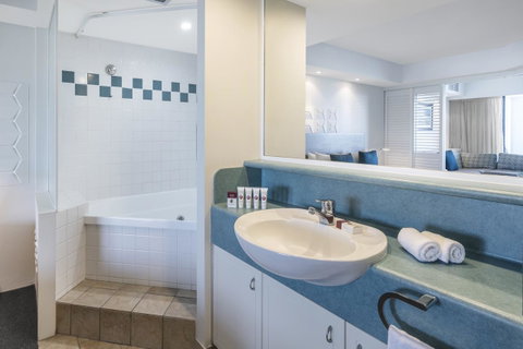 Ramada Resort By Wyndham Golden Beach - Tourism Caloundra 17