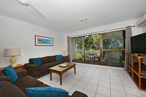 Seascape Holidays At Beachfront Terraces - Tourism Caloundra 4