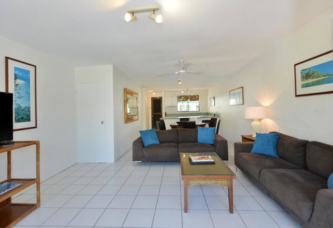 Seascape Holidays At Beachfront Terraces - Tourism Caloundra 12