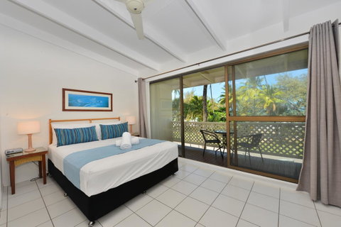 Seascape Holidays At Beachfront Terraces - Tourism Caloundra 1
