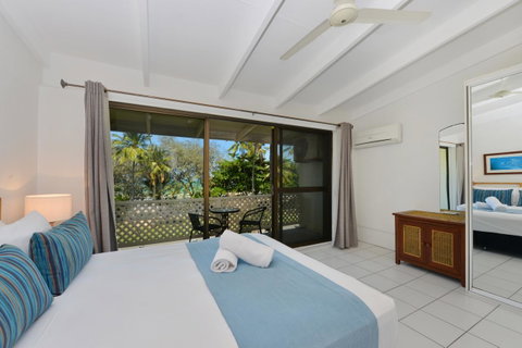 Seascape Holidays At Beachfront Terraces - Tourism Caloundra 5