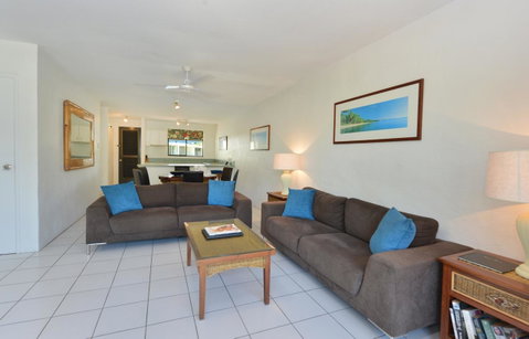 Seascape Holidays At Beachfront Terraces - Tourism Caloundra 10