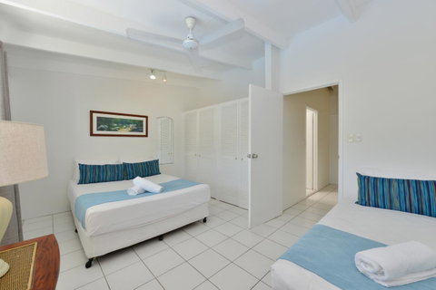 Seascape Holidays At Beachfront Terraces - Tourism Caloundra 6