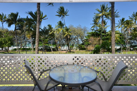 Seascape Holidays At Beachfront Terraces - Tourism Caloundra 2