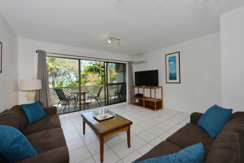 Seascape Holidays At Beachfront Terraces - Tourism Caloundra 3