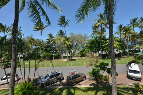 Seascape Holidays At Beachfront Terraces - Tourism Caloundra 28