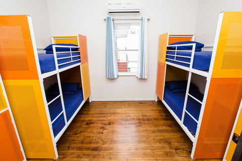 Mad Monkey Central - Tourism Caloundra 6