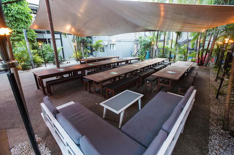 Mad Monkey Central - Tourism Caloundra 10