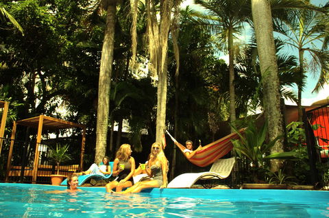 Mad Monkey Central - Tourism Caloundra 0