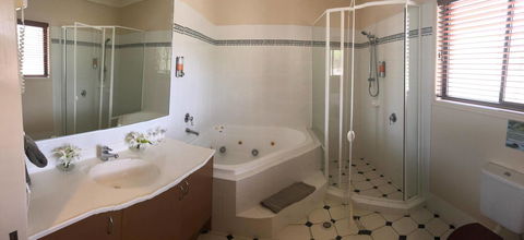 The Bearded Dragon Boutique Hotel - Tourism Caloundra 5