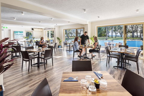 The Beach Motel Hervey Bay - Tourism Caloundra 8