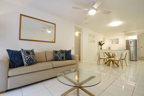 The White House Port Douglas - Tourism Caloundra 2