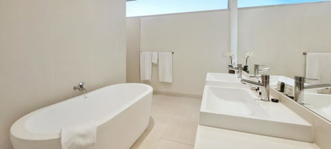 Pool Resort Port Douglas - Tourism Caloundra 27