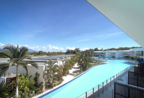 Pool Resort Port Douglas - Tourism Caloundra 11