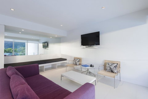Pool Resort Port Douglas - Tourism Caloundra 15