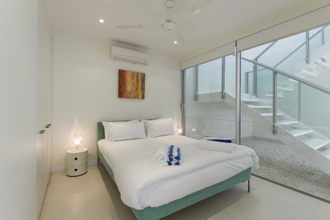 Pool Resort Port Douglas - Tourism Caloundra 23