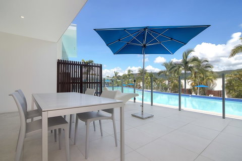 Pool Resort Port Douglas - Tourism Caloundra 9