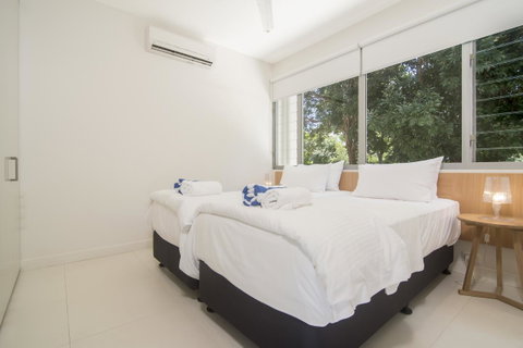 Pool Resort Port Douglas - Tourism Caloundra 33