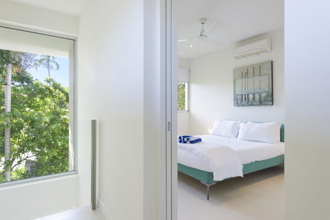 Pool Resort Port Douglas - Tourism Caloundra 24