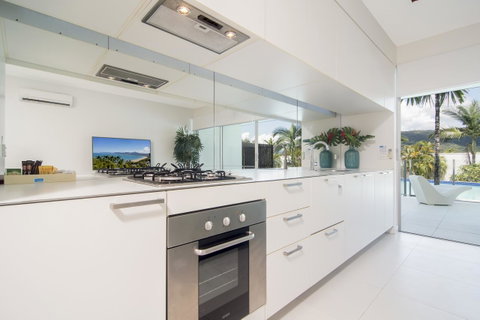 Pool Resort Port Douglas - Tourism Caloundra 8