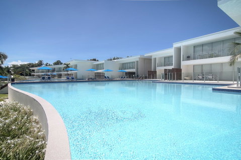 Pool Resort Port Douglas - Tourism Caloundra 3