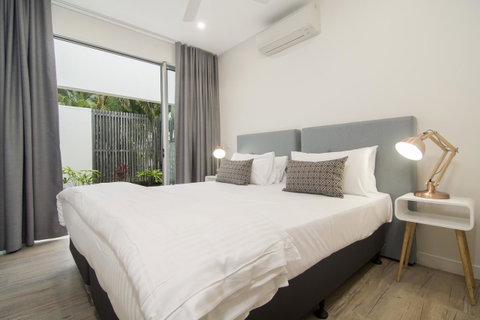 Pool Resort Port Douglas - Tourism Caloundra 42