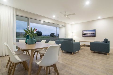 Pool Resort Port Douglas - Tourism Caloundra 39