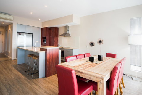 Whitsunday Reflections - Tourism Caloundra 8