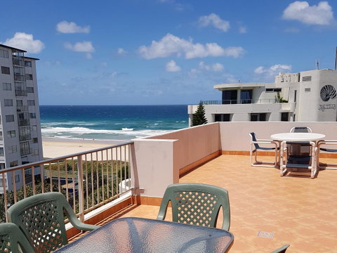 Surfers Chalet - Tourism Caloundra 37