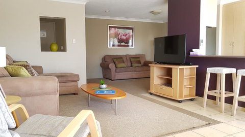Surfers Chalet - Tourism Caloundra 18