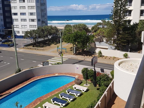 Surfers Chalet - Tourism Caloundra 14