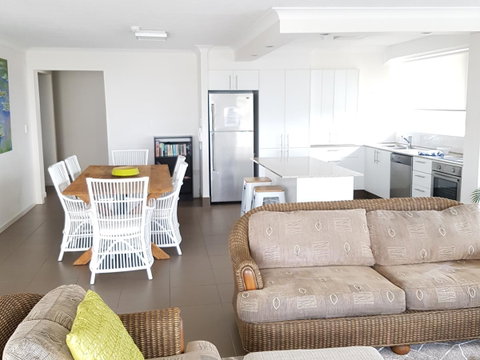 Surfers Chalet - Tourism Caloundra 33