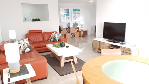 Surfers Chalet - Tourism Caloundra 16