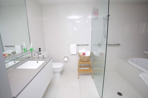Circle Luxury Holidays - Tourism Caloundra 6