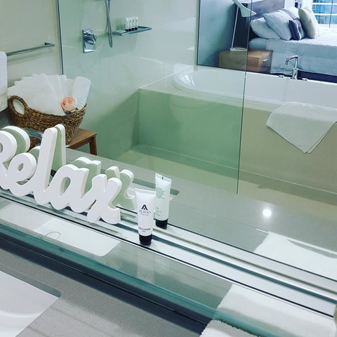 Circle Luxury Holidays - Tourism Caloundra 24