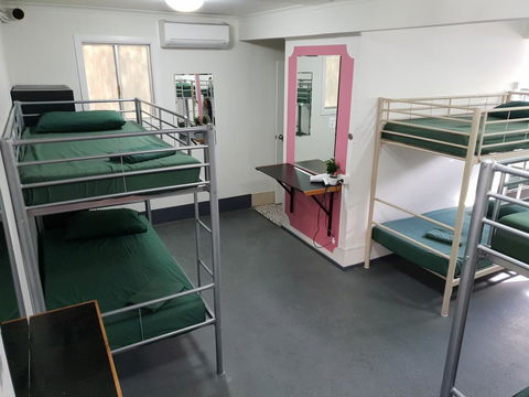 Backpackers In Paradise 18-35 Hostel - Tourism Caloundra 10