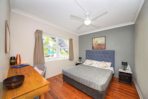 Backpackers In Paradise 18-35 Hostel - Tourism Caloundra 1