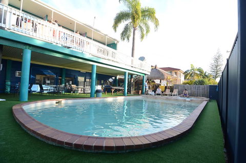 Backpackers In Paradise 18-35 Hostel - Tourism Caloundra 22