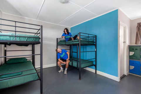 Backpackers In Paradise 18-35 Hostel - Tourism Caloundra 4