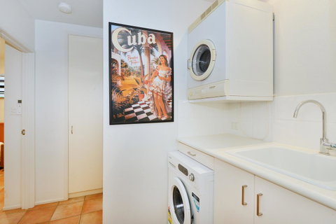 [ ANDY'S BEACH HOUSE ] - Tourism Caloundra 30